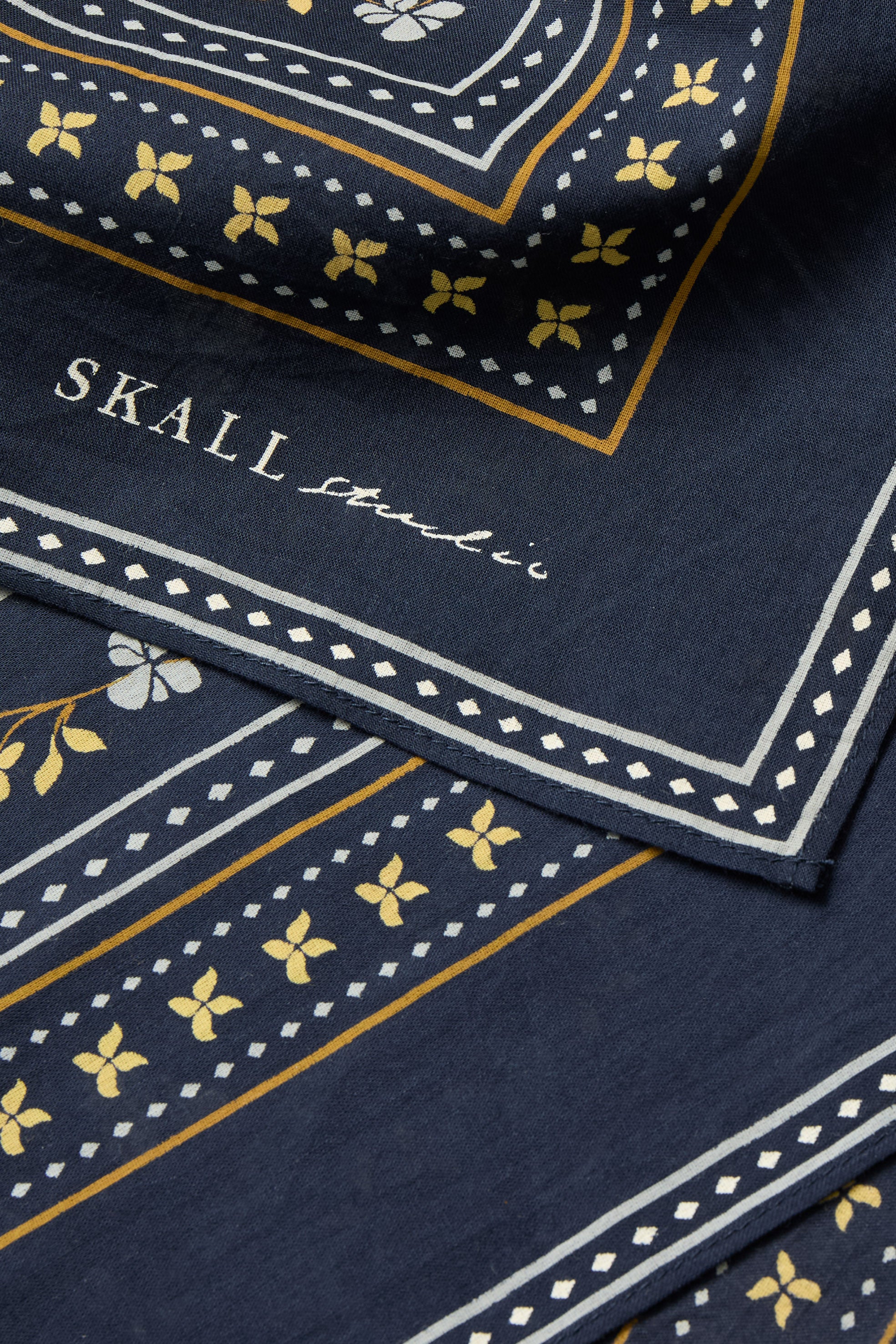 Skall Studio Skall floral scarf 55x55 Scarf Navy